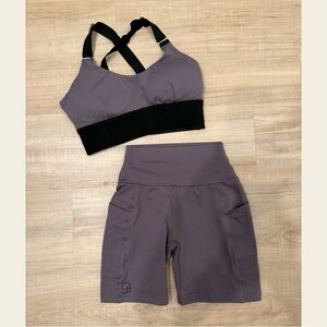 Bombshell Set! Cross listed on Mercari and Curtsy!